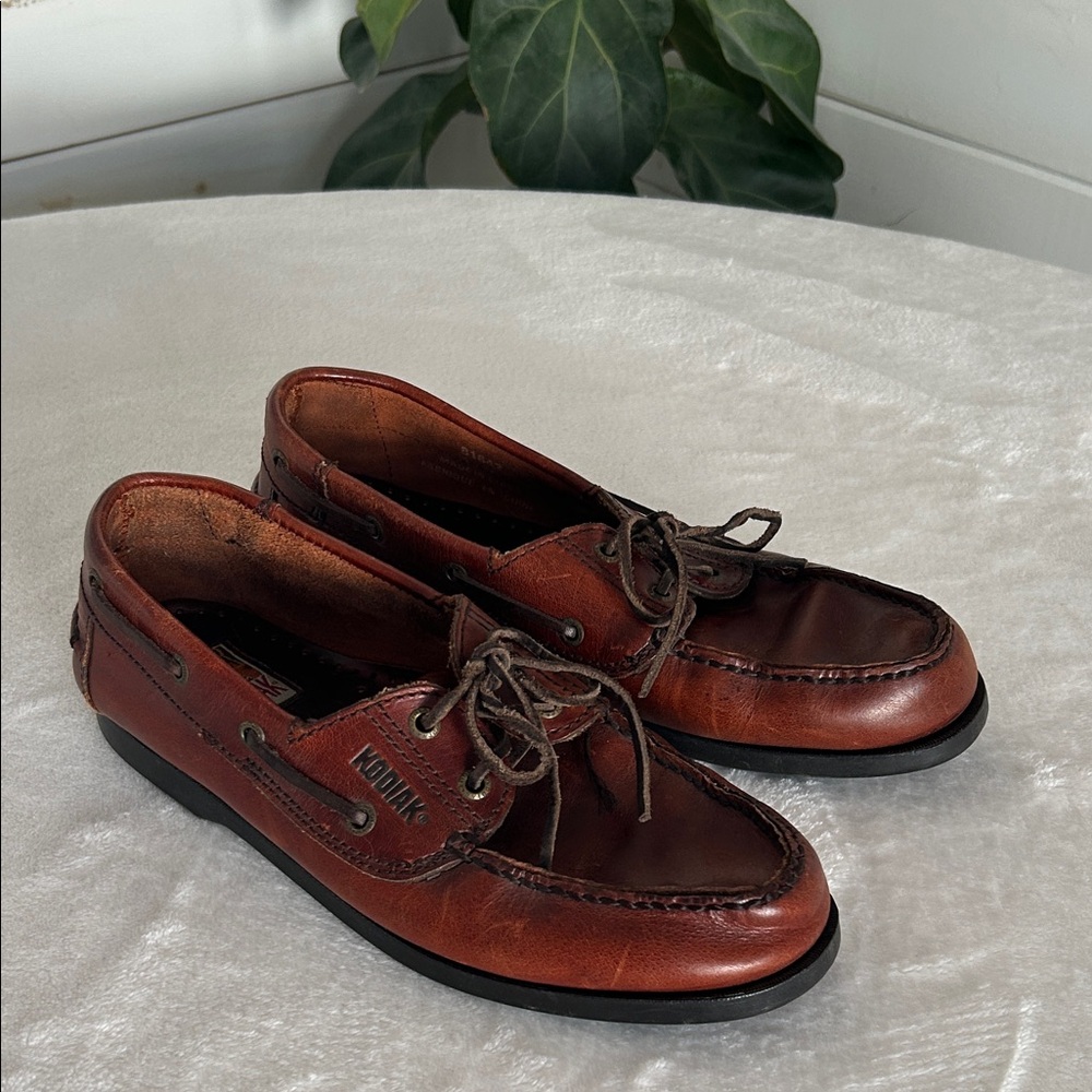 Kodiak Vintage Men’s Rich Brown Leather Boat Shoes — Size 9.5